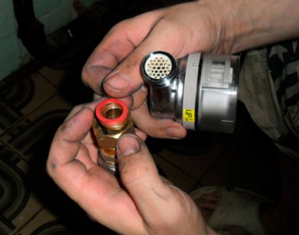 Ce se întâmplă dacă ceața de apă fierbinte peste tejghea (do) Ce se întâmplă dacă un contor de apă caldă aburită