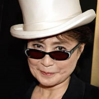 Yoko Ono - biografie si lucrari (Biografie Yoko Ono) Yoko Ono - biografie si lucrari