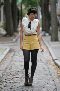 Cum să poarte pantaloni scurți cu colanți pentru a fi o tendință de 35 de fotografii, arta de a fi o femeie (cum ar fi purtarea de pantaloni scurți cu colanți) Cum să poarte pantaloni scurți cu colanți pentru a fi o tendință de 35 de fotografii, arta de a fi o femeie