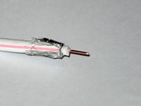 Cum se taie f-conector de pe cablu TV (plat, cu mâinile lor) Cum se taie f-conector de pe cablu TV