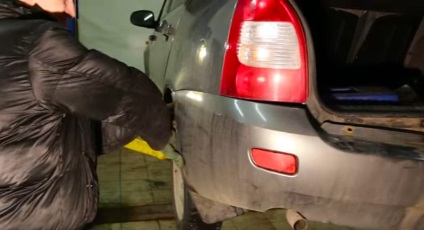 Cum să eliminați și să înlocuiți partea din față și bara de protecție spate pe Lada Kalina (față) Cum să eliminați și să înlocuiți partea din față și bara de protecție spate pe Lada Kalina