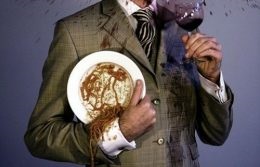 Cum se deduce pete de grăsime de îmbrăcăminte și de canapea (la fața locului) Cum se deduce pete de grăsime de îmbrăcăminte și de canapea