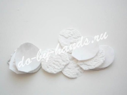 Căpșuni (căpșuni) de dulciuri - bomboane de ciocolată din boabe în coș cu mâinile, o clasă de master (dulciuri) Căpșuni (căpșuni) de dulciuri - bomboane de ciocolată din boabe în coș cu mâinile, o clasă de master