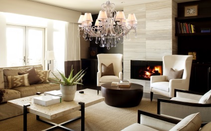 Candelabre în interior, elegant, modern și clasic lumina plafon în camera de zi, bucătărie sau (bucătărie) Candelabre în interior, elegant, modern și clasic lumina plafon în camera de zi, bucătărie sau