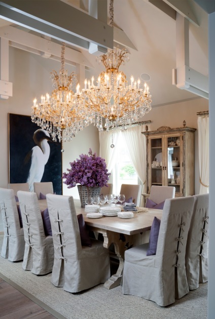 Candelabre în interior, elegant, modern și clasic lumina plafon în camera de zi, bucătărie sau (bucătărie) Candelabre în interior, elegant, modern și clasic lumina plafon în camera de zi, bucătărie sau