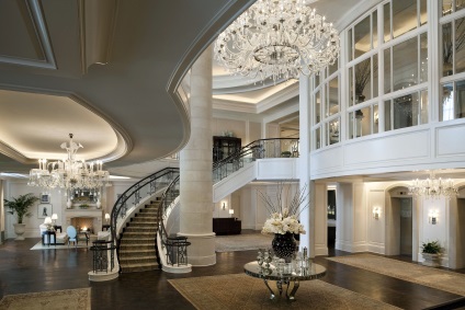 Candelabre în interior, elegant, modern și clasic lumina plafon în camera de zi, bucătărie sau (bucătărie) Candelabre în interior, elegant, modern și clasic lumina plafon în camera de zi, bucătărie sau
