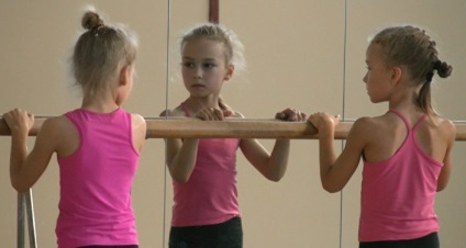 Pentru desert, iar băieții nu au timp ca gimnastele de tren (Belarus) Pentru desert, iar băieții nu au timp ca gimnastă instruit
