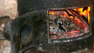 Încălzire în coteț de păsări de iarnă lămpilor cu infraroșu și normele de aplicare a acestora (cooperare de pui) Încălzire în coteț de păsări de iarnă lămpilor cu infraroșu și normele de aplicare a acestora