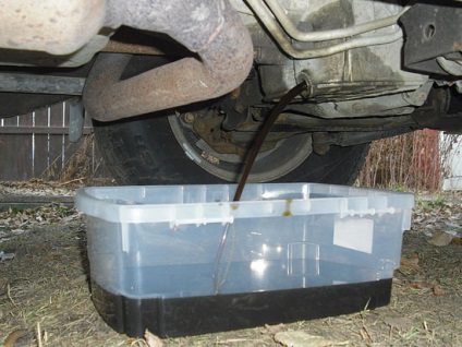Curățarea uleiului de motor utilizate în casă (remedii de curățenie) Curățarea de ulei de motor folosit la domiciliu