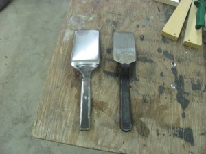 Îndreptarea instrument-spatula cu mâinile (mâini) Îndreptarea instrument-spatula cu propriile sale mâini