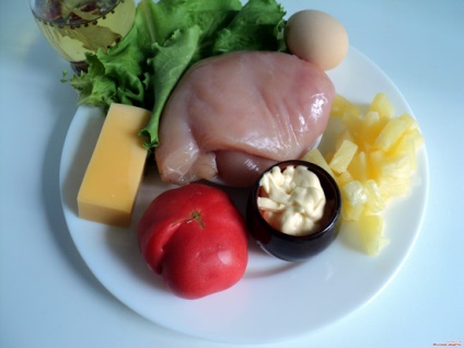 Salata cu ananas și brânză și pui (brut) Salata cu ananas și brânză și carne de pui