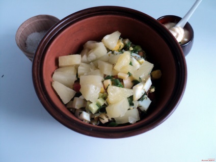 Salata cu ananas și brânză și pui (pui brânză ananas) Salata cu ananas și brânză și carne de pui