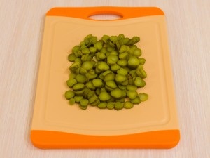 Salata cu pui, legume și sos de iaurt (dressing) Salata cu pui, legume și sos de iaurt