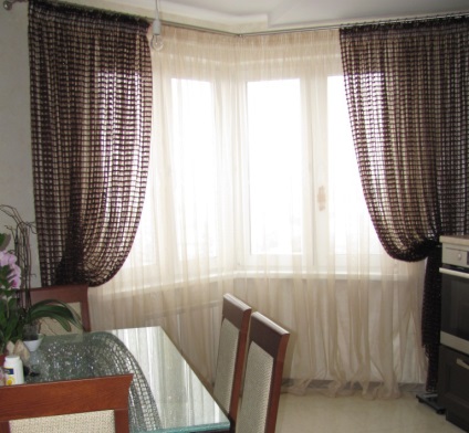 Tulle bucatarie Photo scurt drapaje, cum să coase și atârnă draperii frumos, design-grilă și modul în care (foto) Tulle bucatarie Photo scurt drapaje, cum să coase și atârnă draperii frumos, design-grilă și cum