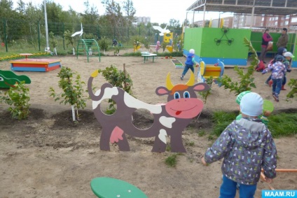 porțiune de decorare din lemn „și Ladybird girafa“ (pentru profesori) secțiunea de decorare din lemn „vacă și girafa“