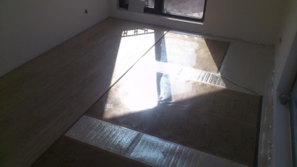 Izolare sub parchet laminat care este mai bine (pentru o folie de izolație laminat argilă expandată) Izolație sub podea laminat, care este mai bine