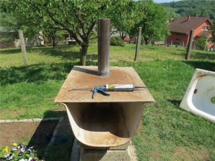 Baie în zona de grădină sau de necesitatea sau nu (gradina) Baie în zona de grădină sau de necesitatea sau nu