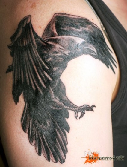 Înțeles tatuaje Corb - poze tatuaj (tatuaje valoare ciori) Semnificație corb tatuaj - poze tatuaj