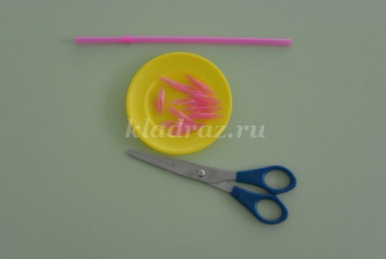 Floare roșie pentru mama 8 martie (elev) Floare roșie pentru mama 8 martie