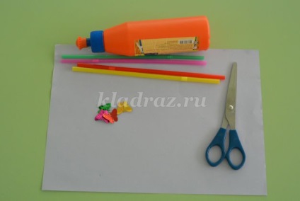 Floare roșie pentru mama 8 martie (master) Floare roșie pentru mama 8 martie