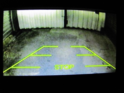 monitor oglinda retrovizoare auto și aparat de fotografiat cu unitatea fără fir (cu patru șuruburi) monitor oglinda retrovizoare auto și aparat de fotografiat cu unitatea fără fir