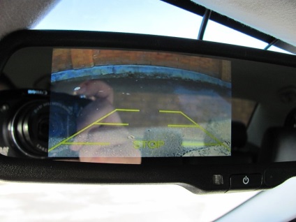 Monitor auto oglinda retrovizoare și o cameră cu unitatea fără fir (formular) monitor oglinda retrovizoare auto și aparat de fotografiat cu unitatea fără fir