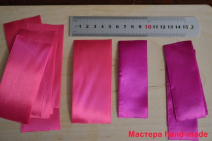 Brosa - a crescut de panglici de satin și dantelă, cu mâinile sale - maestrul hand-made (Rose) Brosa - a crescut de panglici de satin și dantelă, cu mâinile - mână-a făcut maestru