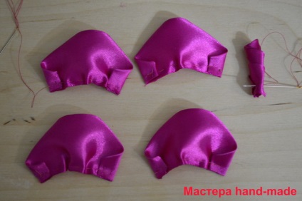 Brosa - a crescut de panglici de satin și dantelă, cu mâinile sale - maestru de mîna (trandafir de panglici de satin) Brosa - a crescut de panglici de satin și dantelă, cu mâinile - mână-a făcut maestru