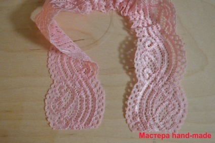 Brosa - a crescut de panglici de satin și dantelă, cu mâinile sale - mână-a făcut maestru (a crescut cu mâinile) Brosa - a crescut de panglici de satin și dantelă, cu mâinile - mână-a făcut maestru