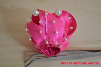 Brosa - a crescut de panglici de satin și dantelă, cu mâinile sale - master lucrate manual (benzi) Brosa - a crescut de panglici de satin și dantelă, cu mâinile - mână-a făcut maestru