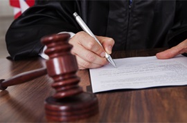Ce este diferit despre decizia instanței prin definiția sa, care este diferența (a instanței) Ce este diferit despre decizia instanței prin definiția sa, ceea ce este diferența