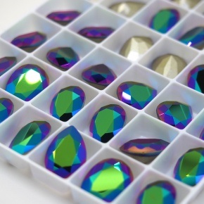 Ceea ce diferă de cristale phianites Svarovski (cristale) Cristalele sunt diferite de phianites swarovski