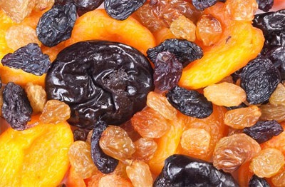 Prunele pentru femei (prune uscate pentru femei folosesc contra-vătămare) Prune pentru femei