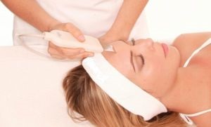 Curățarea facial mecanic sau cu ultrasunete