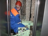 Ce să fac dacă nu deschizi ușa liftului, ascensorul despre (a face) Ce să fac dacă nu deschizi ușa liftului, liftul despre