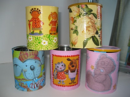 bănci decupaj pentru produse friabile, fotografii de sticle pentru condimente din (decupaj cutii) de bucătărie, din plastic și metal bănci decupaj pentru produse friabile, fotografii de sticle pentru condimente din bucătărie, plastic și metal