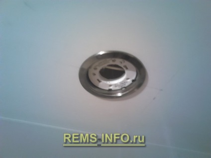 Efectuarea plafonul panouri din plastic într-o baie - exemplul fotografiei (de plastic) Efectuarea plafonul panouri din plastic într-o baie - exemplul fotografiei