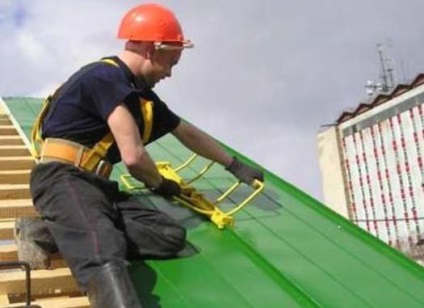 Seam acoperiș - echipamente, instalatii si tehnologii de montaj (asamblare acoperiș cusătură) Acoperiș Seam - echipamente, instalații și tehnologie de montare