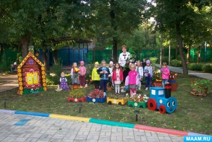 Reportaj foto de revizuire concurs de paturi de flori „cel mai bun pat“ (învățământ secundar) Reportaj foto de revizuire concurs de paturi de flori „cel mai bun pat“