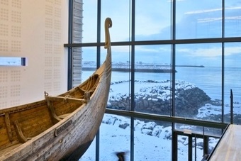 Unde altundeva este o peninsulă în formă de cizmă, cu excepția Italiei (de boot) Unde altundeva este o peninsulă în formă de cizmă, cu excepția Italiei