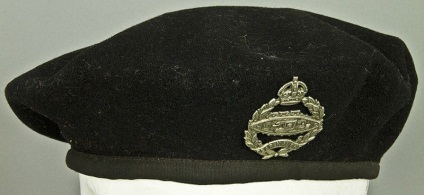 Istoria și versiuni ale berete militare (60 poze) (Beret de culoare maro Maroon) Istoria și versiuni ale berete militare (60 poze)