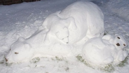 Ca un om orb din Ursul de zăpadă (om de zăpadă) Cum de a sculpta în afara ursului zăpadă