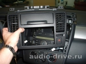 Scoaterea unității Tiida cap nissan (dispozitiv) Scoaterea unității de cap nissan Tiida