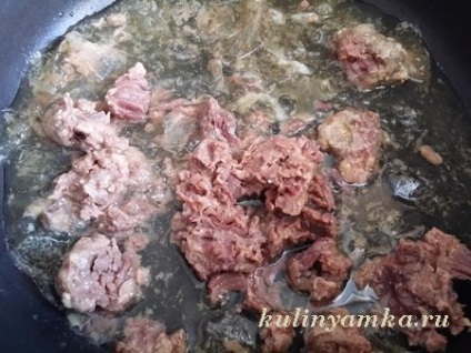 Varză, tocană cu tushenkoj (tushonka) Varza, compot cu carne de vită
