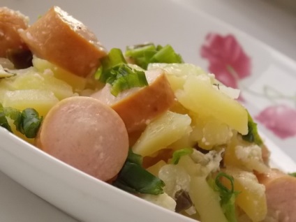 Cartofi într-un vas cu cârnați - rețetă în cuptor (cartofi cu cârnați în cuptor) Cartofi într-o oală cu cârnați - rețetă în cuptor