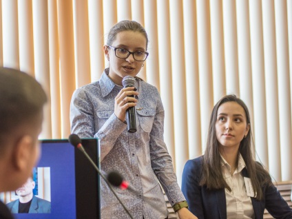 Homeroom interviuri pentru copii Sergei Petrukhina cu medicul șef al Spitalului Buna Vestire (Heihe) Homeroom interviuri pentru copii Sergei Petrukhina cu medicul șef al Spitalului Buna Vestire
