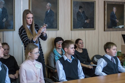 Homeroom interviuri pentru copii Sergei Petrukhina cu medicul șef al Spitalului Buna Vestire (China) Homeroom interviuri pentru copii Sergei Petrukhina cu medicul șef al Spitalului Buna Vestire