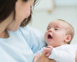 Când fontanelei supradezvoltat la nou-născuți, care necesită atenție (atunci când vindeca fontanela a nou-născutului) Când fontanelei supradezvoltat la nou-născuți care necesită o atenție