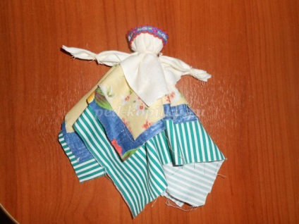 Doll amuletă cu mâinile lor (lor) Doll amuletă cu propriile sale mâini