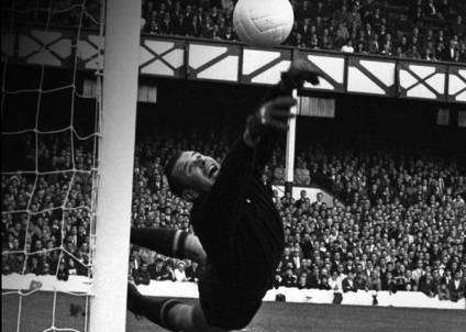 Lev Yashin - biografia, viața personală, fotografii, realizări, cauza morții și cele mai recente știri (Lev Yashin, fotbal) Lev Yashin - biografia, viața personală, fotografii, realizări, cauza morții și cele mai recente știri